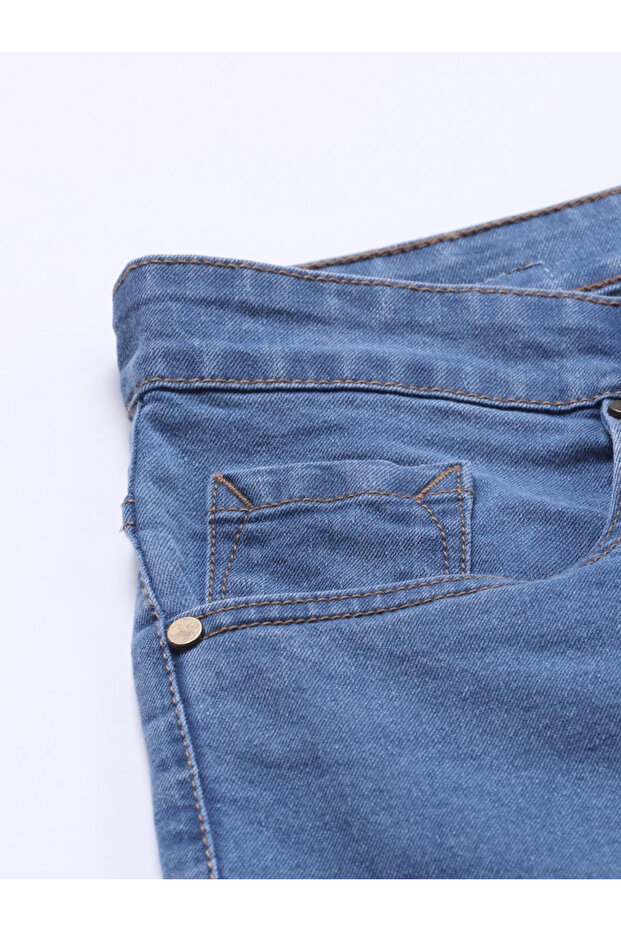 بنطال جينز مطاطي متوسط الارتفاع بقصّة Slim Fit