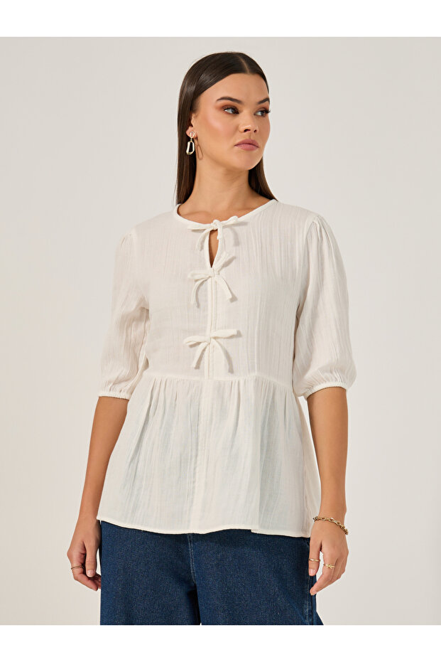 بلوزة سادة برباط أمامي للرقبة - 1