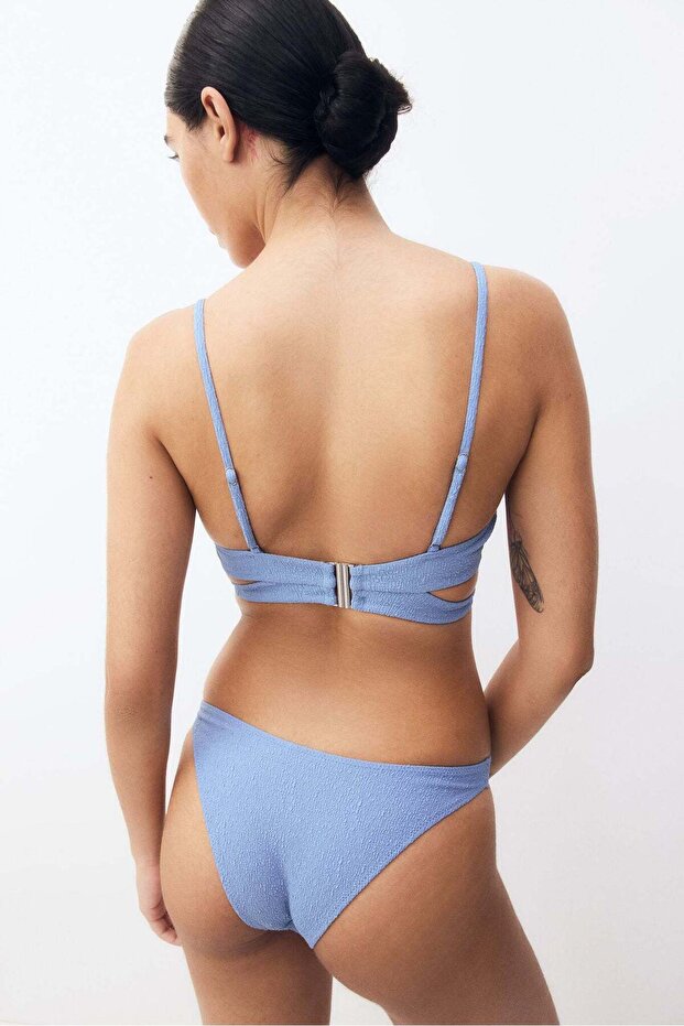 الجزء العلوي من بيكيني مثلث مبطن - 5