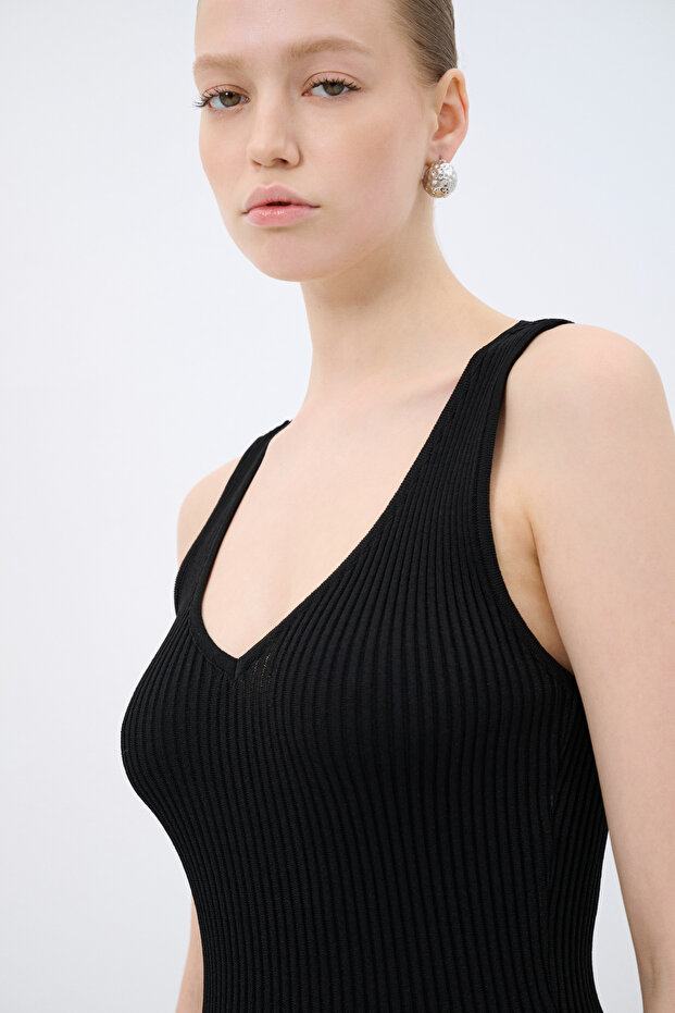 V Yaka Triko Elbise - 3