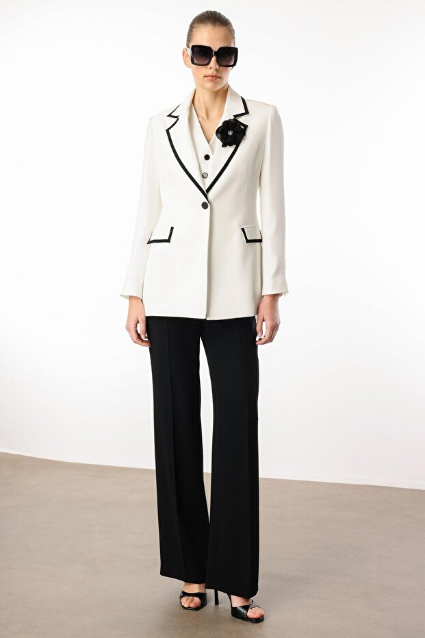 Modailgi  Enküstre Bant Detaylı Gül Broş Aksesuarlı Yelek Ceket - 40074 Ekru - 2