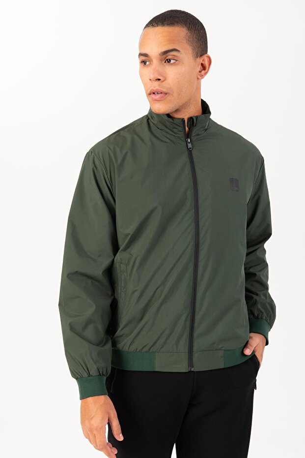 سترة رجالية عادية ياقة مرتفعة متوسطة الطول باللون الأخضر - 3