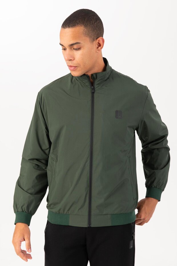 سترة رجالية عادية ياقة مرتفعة متوسطة الطول باللون الأخضر - 1