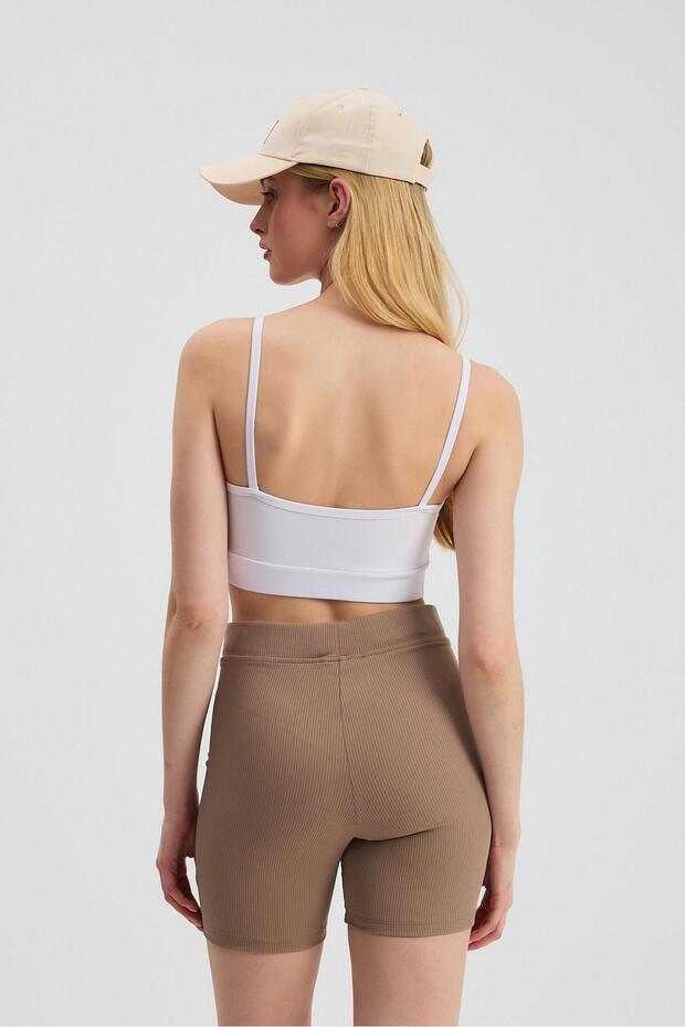 بوستير أبيض بتفاصيل متقاطعة من الأمام 3002 - 5