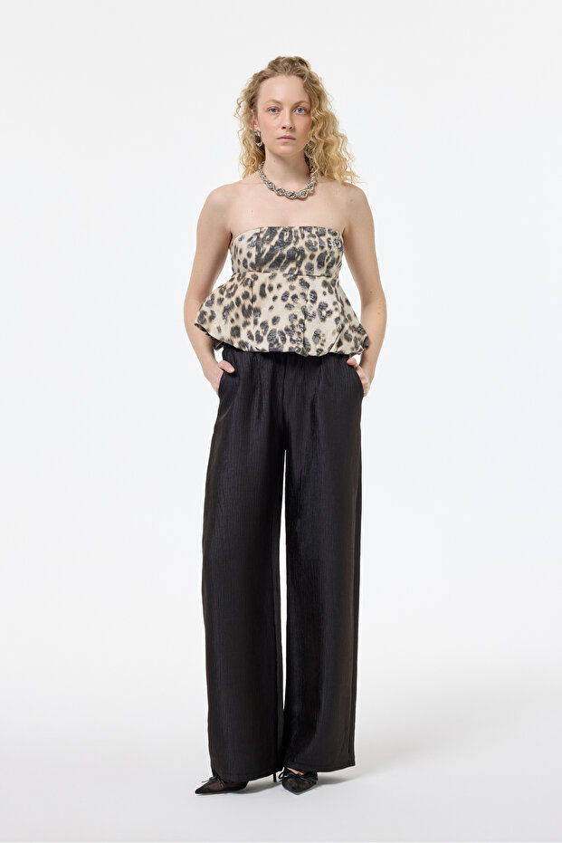 بلوزة بدون حمالات بطبعة الفهد بلون الحجر - 3