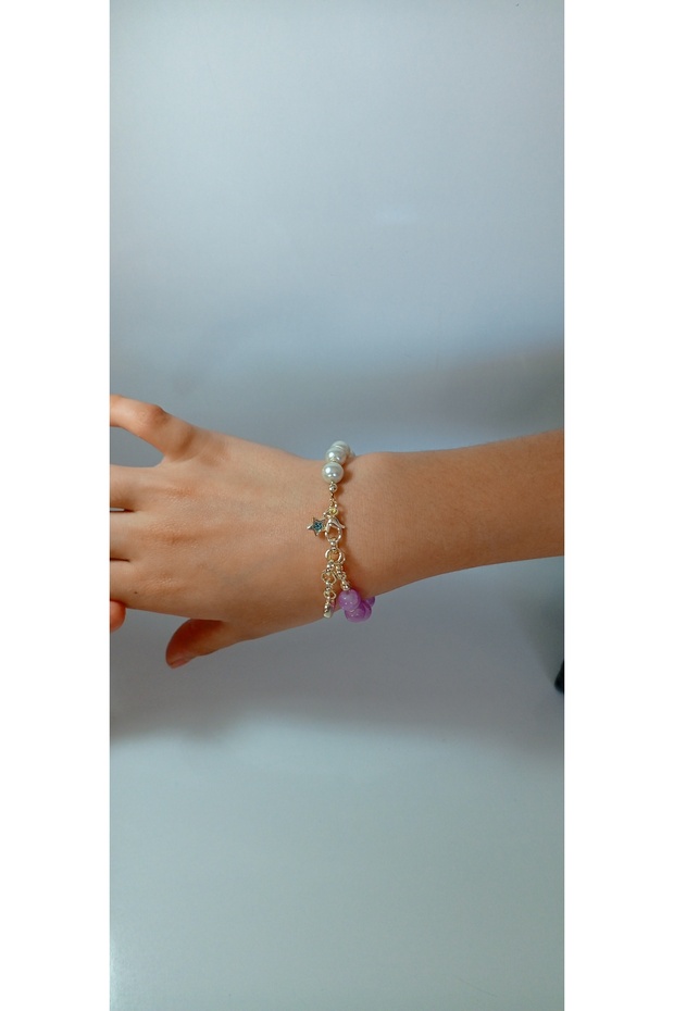 The Bracelet of Pearls