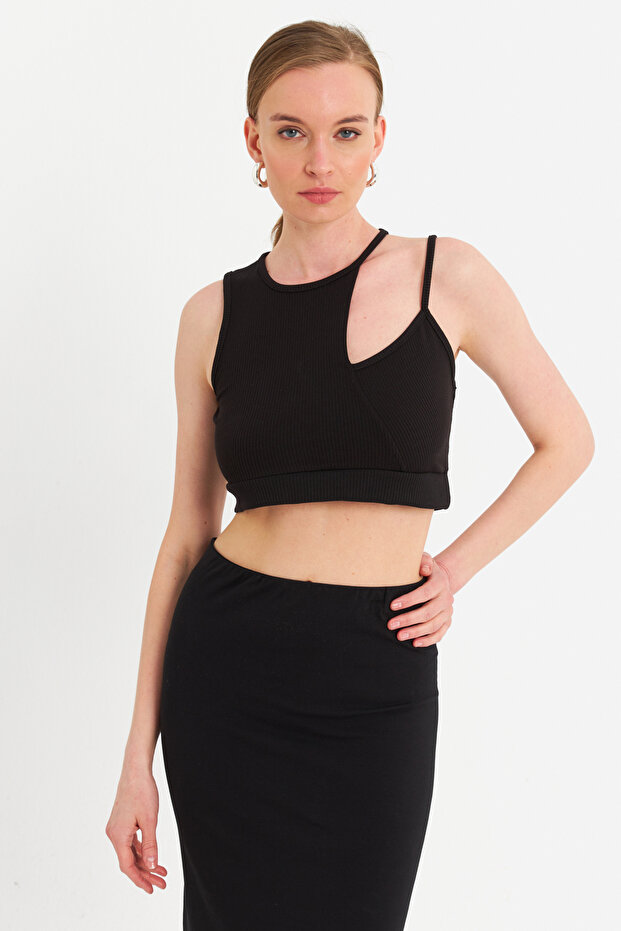 Women's Black Windowed Crop Blouse Ur875