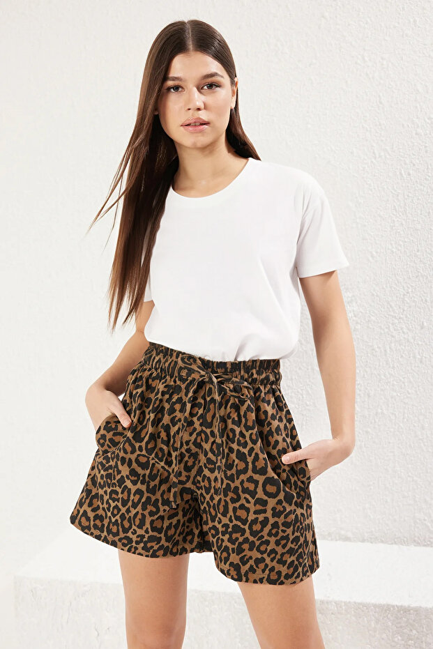 Çok Renkli Leopar Animal Desenli Dokuma Şort & Bermuda TWOSS25SR00006 - 1