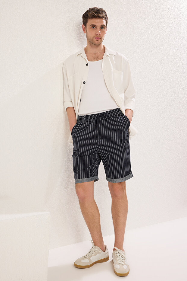 Lacivert Regular Orta Boy/Normal Kesim Çizgili Şort TMNSS20SR0200 - 2