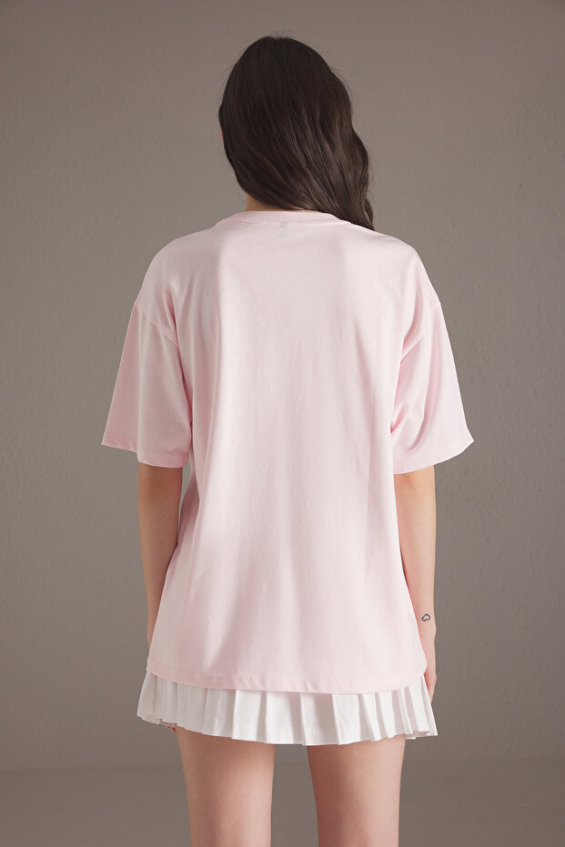 Açık Pembe %100 Kalın Pamuklu Kokteyl Baskılı Oversize/Geniş Kesim Örme T-Shirt TWOSS25TS00163 - 4