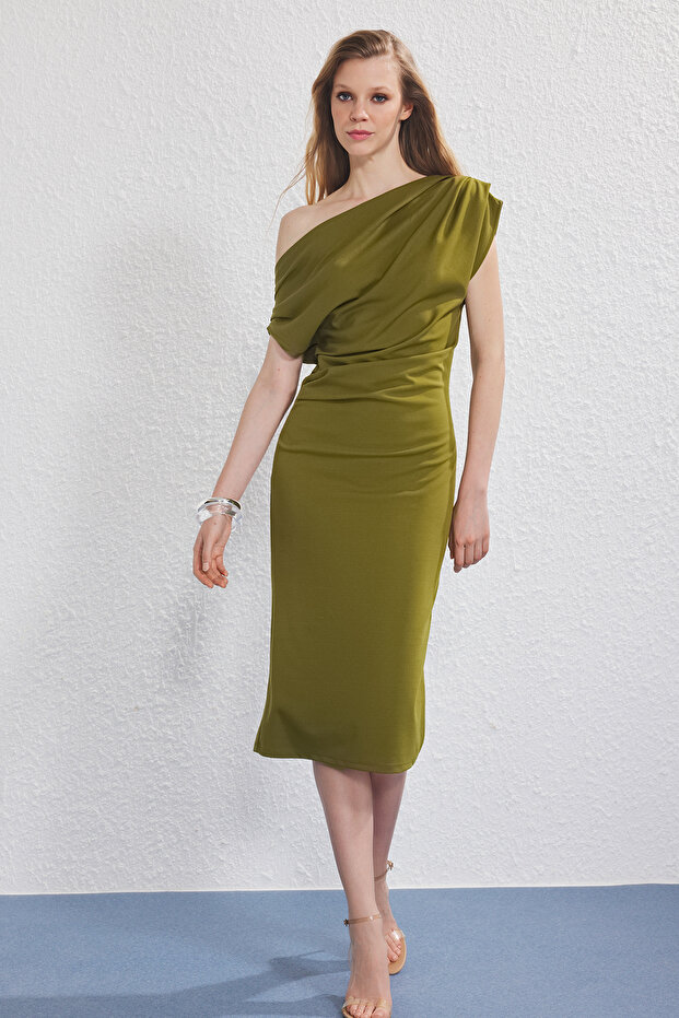 Yağ Yeşili Midi Büzgü/Drape Detaylı Örme Elbise TWOSS25EL00780 - 2