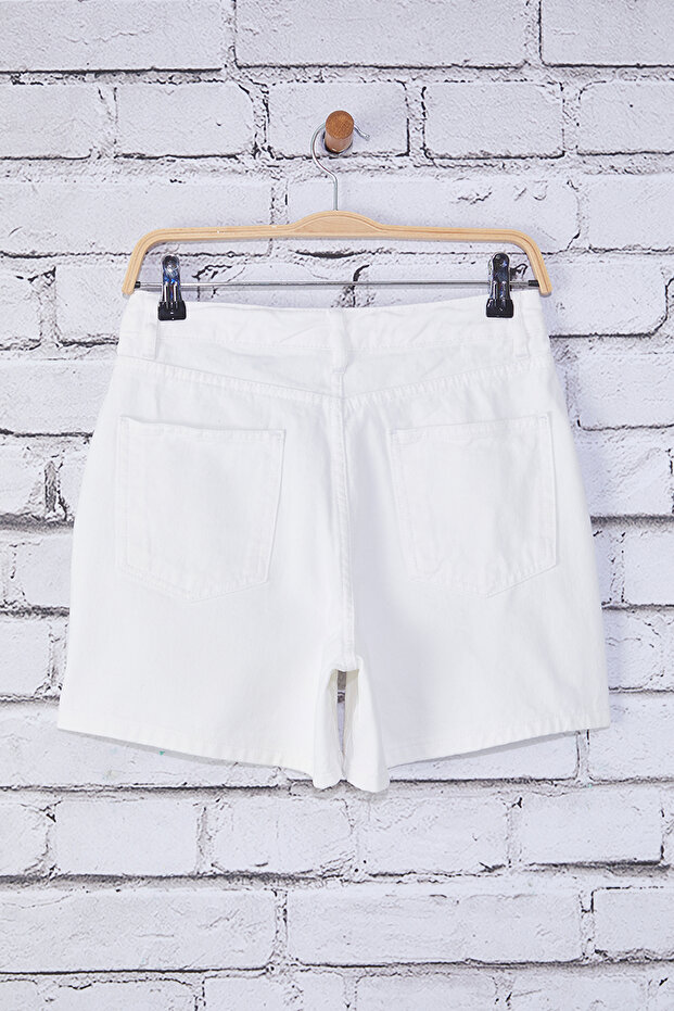 Beyaz Yüksek Bel City Boy Denim Şort TWOSS25SR00172 - 6