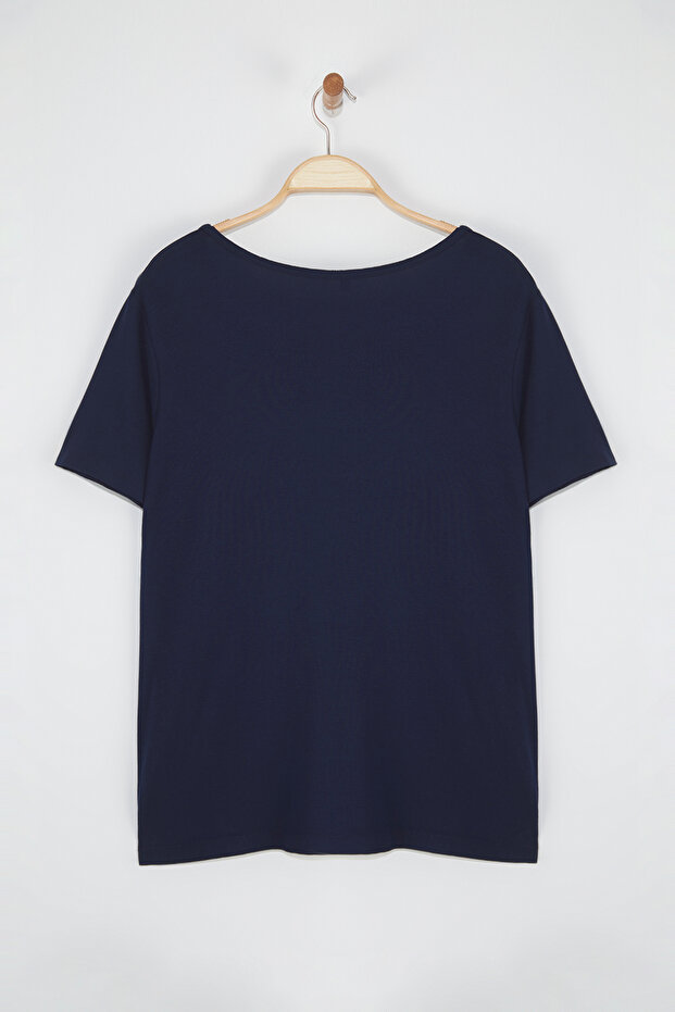 Lacivert Regular Fit Havuz Yaka Büyük Beden T-shirt TBBSS25BF00063 - 12