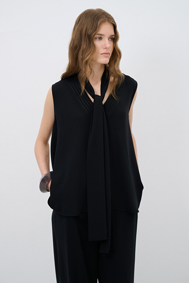 Fularlı V Yaka Bluz - 5