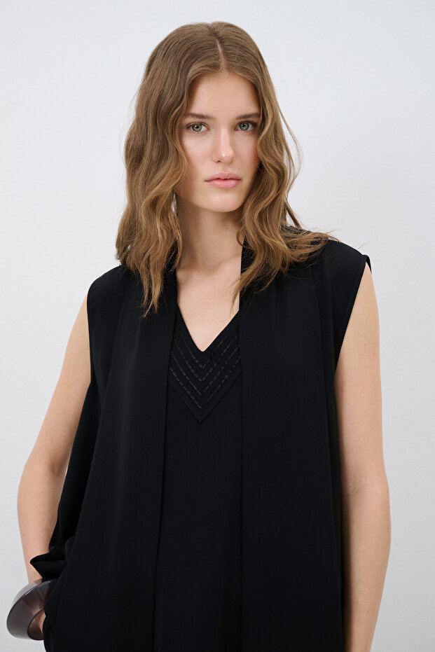 Fularlı V Yaka Bluz - 3