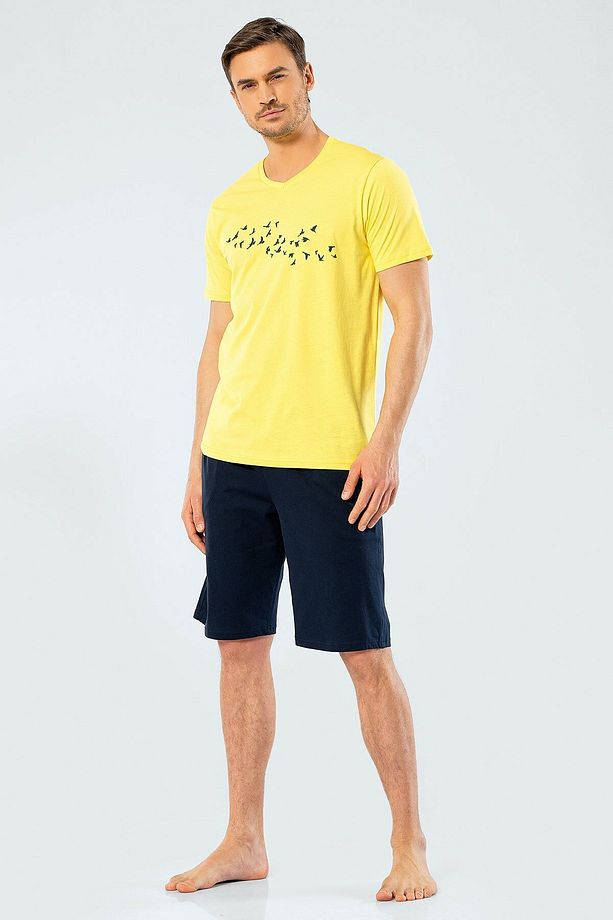 4136 Sarı Erkek Baskılı V Yaka Bermuda Şort Pijama Takım - 2