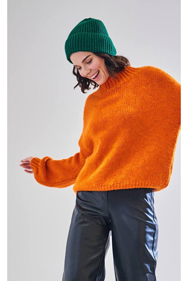 DİK YAKA BALON KAZAK - 1