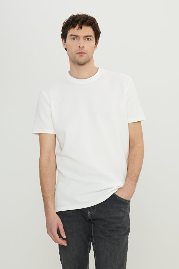 Pamuklu Slim Fit Dar Kesim Polo Yaka Jakarlı Esnek Beyaz Tişört - 3