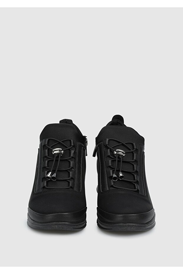 Siyah Kadın Bot - 3