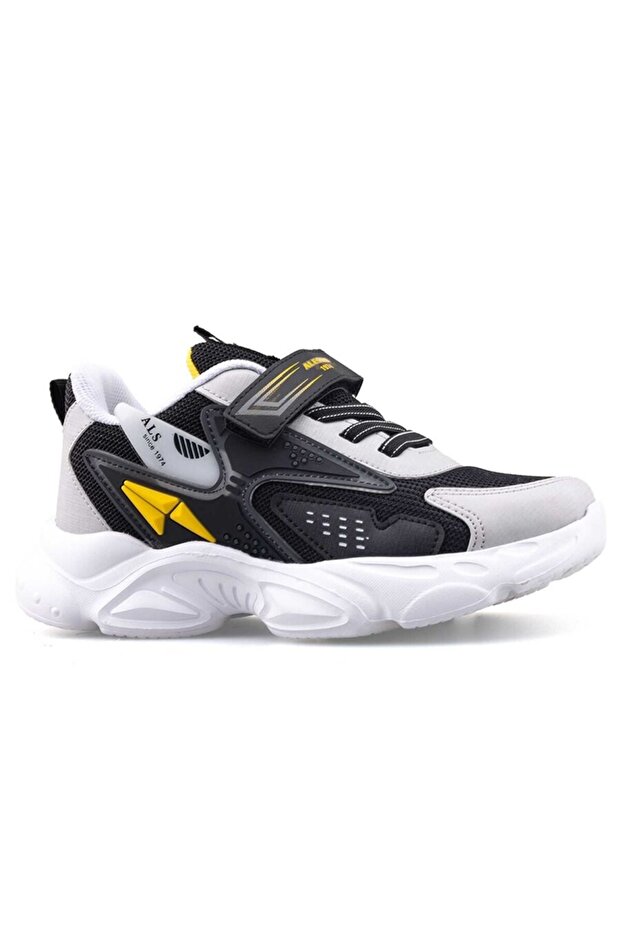 054 Boy's Thick Sole Sports Shoes