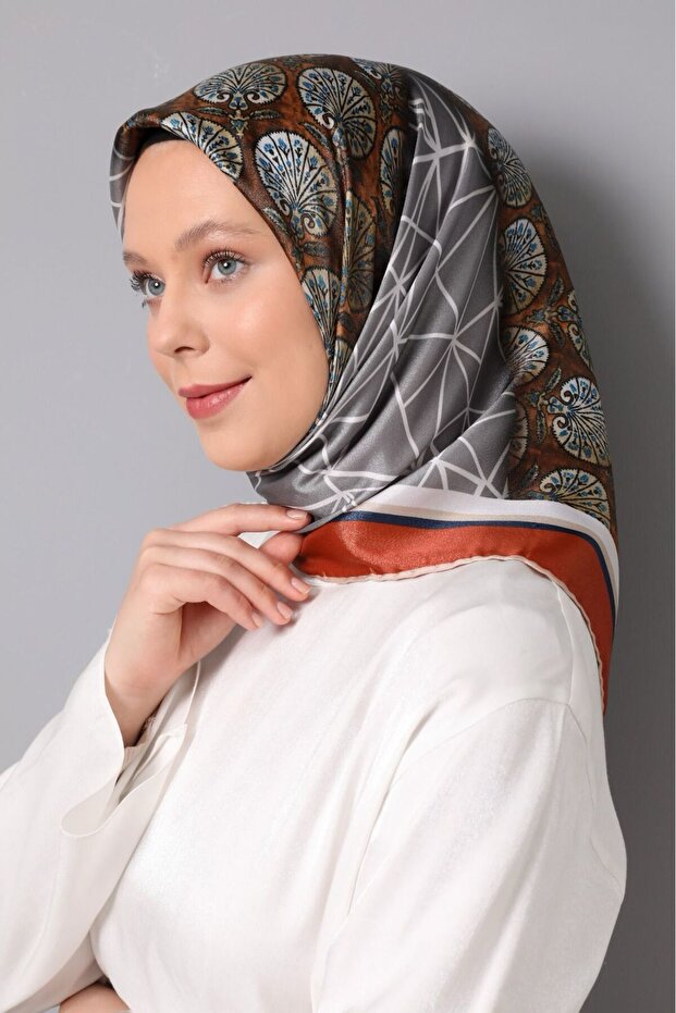 Ethnic Pattern Sparkling Crystal Scarf - 1