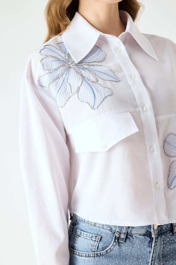 Nakış detaylı beyaz gömlek - 1