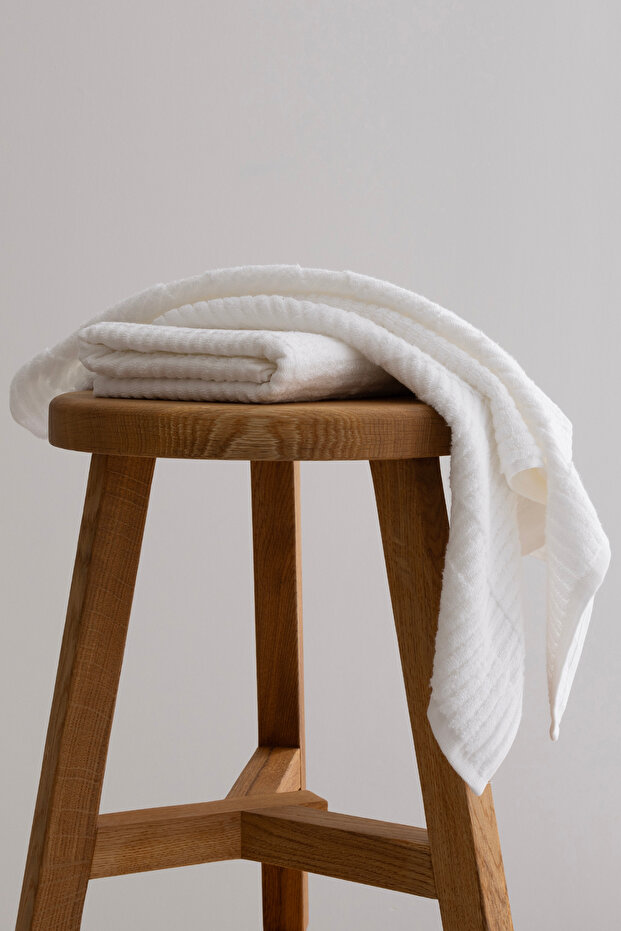 Ivory White Bordered Micro Fiber 100% Cotton 2-Piece Bath Towel Set 50 X 90 - 70 X 140 1101A