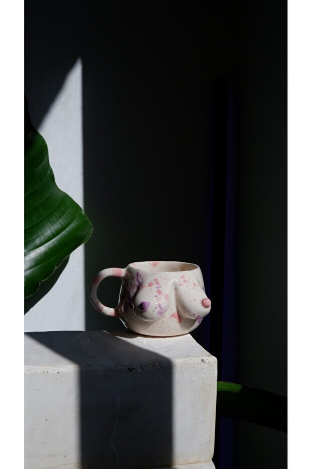 كوب سيراميك HOLİ MUG مصنوع يدوياً، بتصميم صدر، من okyanusceramic
