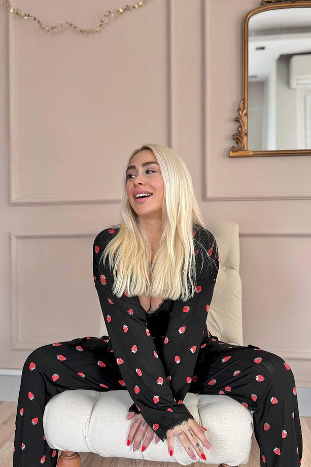 Siyah Noir Fraise Desenli Sabahlıklı Marlenka Pijama Takımı - 4