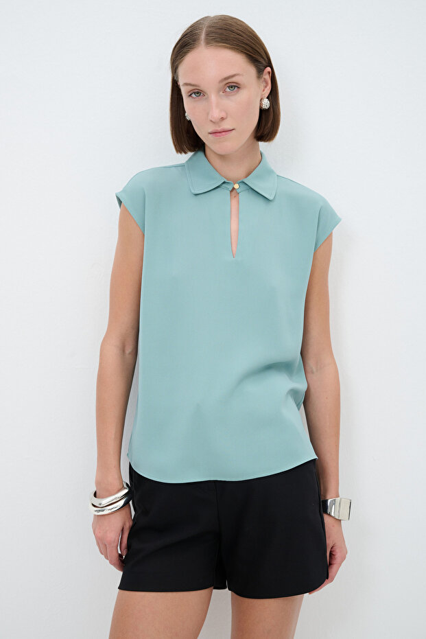 Yakalı Kolsuz Bluz - 1