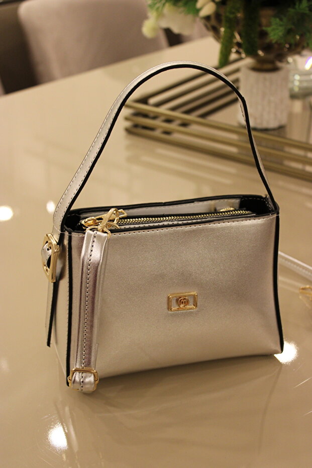 Women's Mini Silver Hand and Shoulder Bag Daily Use / Faux Leather