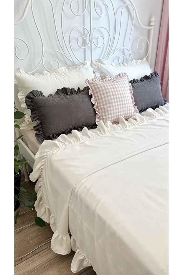 طقم مفرش سرير أبيض مكشكش مزدوج - 7