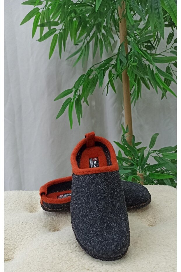 14771 Silent Non-Slip Sole Felt Unisex Home and Guest Slippers