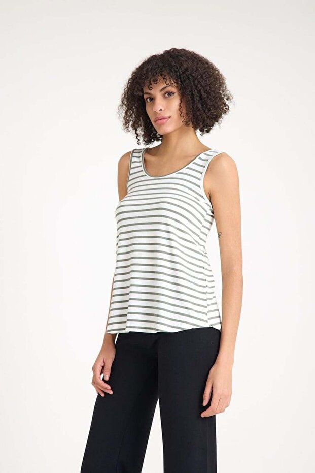 3 قطع تي شيرت بدون أكمام بقصة مريحة وحزام سميك أساسي - 7