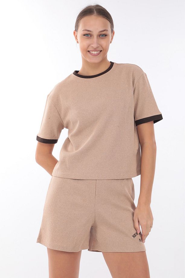 Bej Renk Renk Bloklu Slogan Nakışlı Şortlu Örme Pijama Takımı Eşofman Takımı Şort T-shirt Takımı - 2