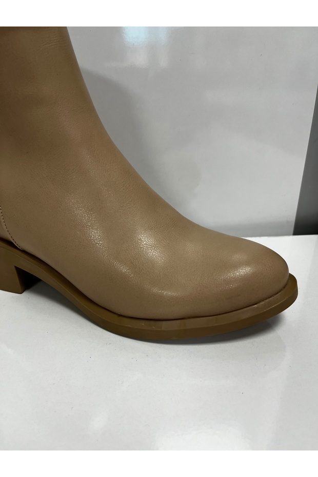 KADIN KISA TOPUKLU BOT - 3