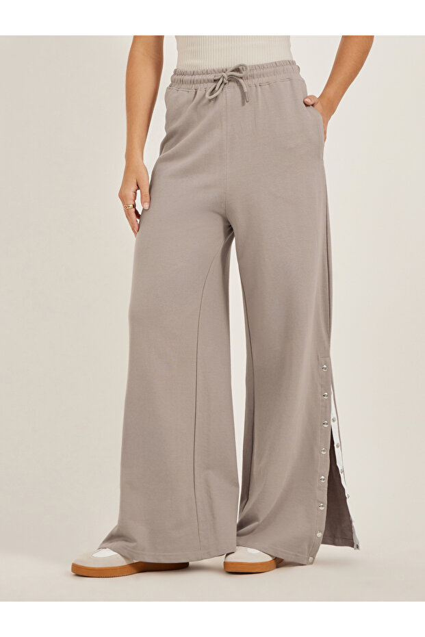 Solid Side Snap Button Hem Joggers - 2