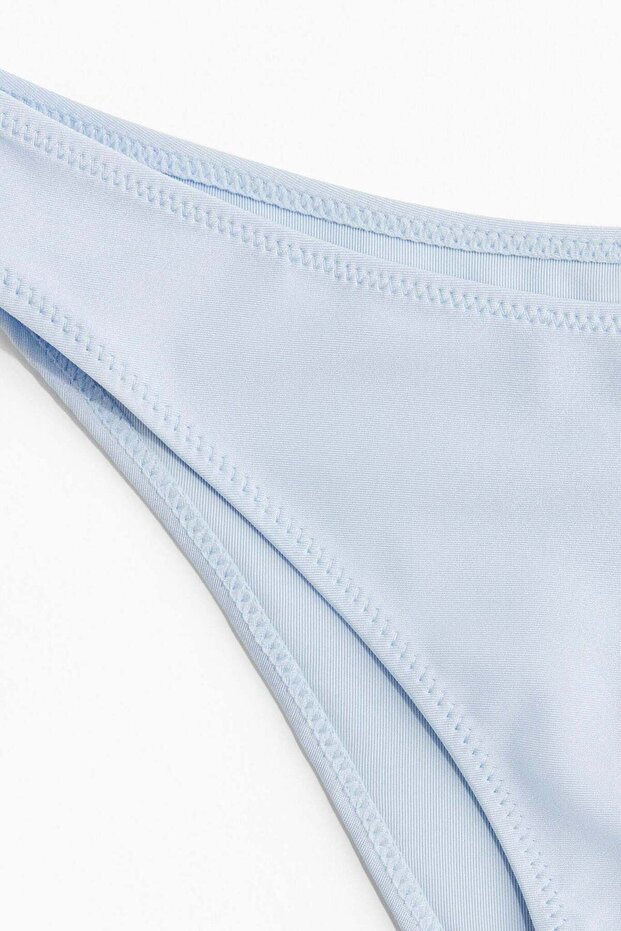 بيكيني سفلي جريء - 2