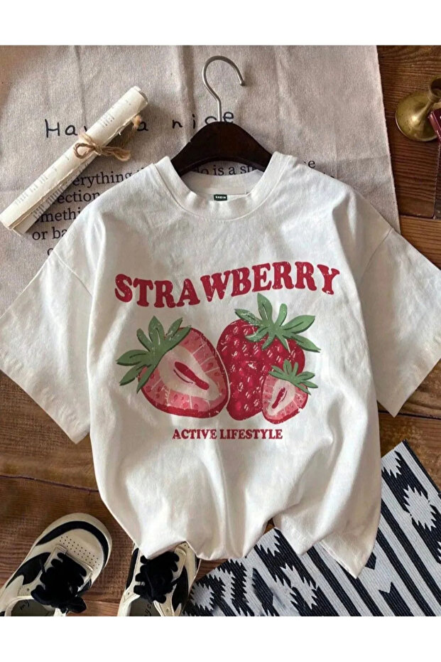 Malkoçbey Strawberry Printed Oversize Unisex Basic T-Shirt