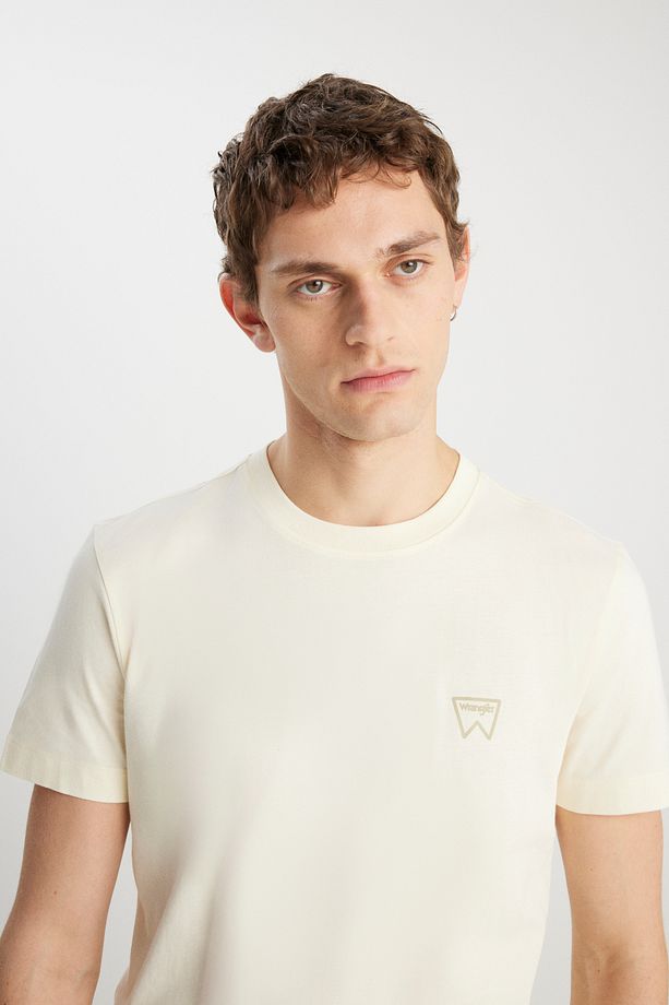 %100 Pamuk Regular Fit Normal Kesim Bisiklet Yaka Minimal Logo Bej Tişört - 4