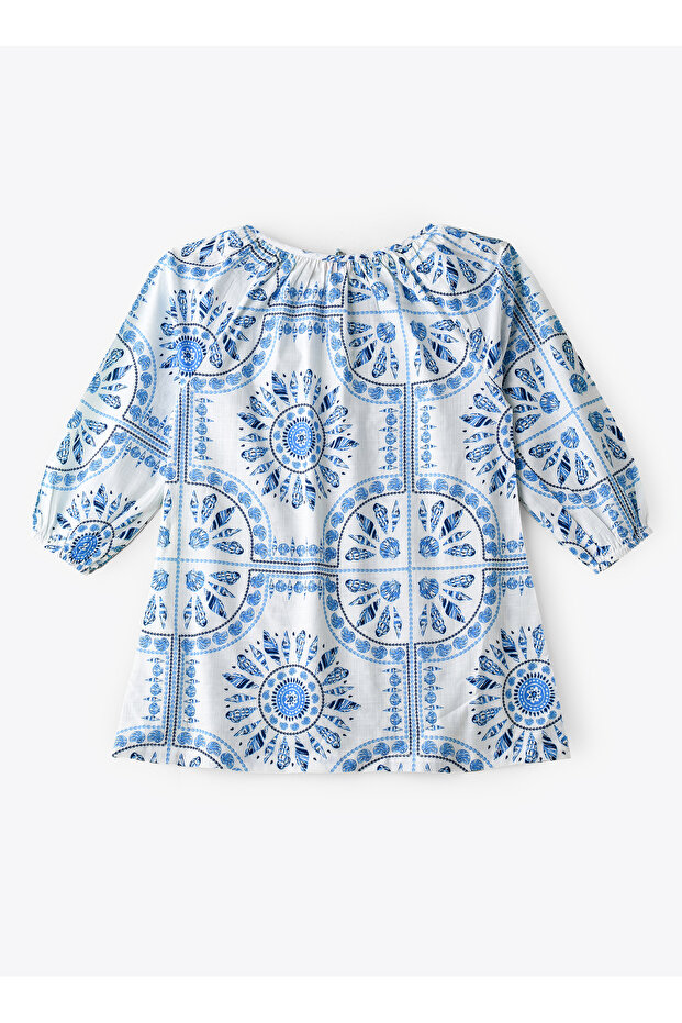 بلوزة زرقاء بنقشة هندسية للبنات - 2
