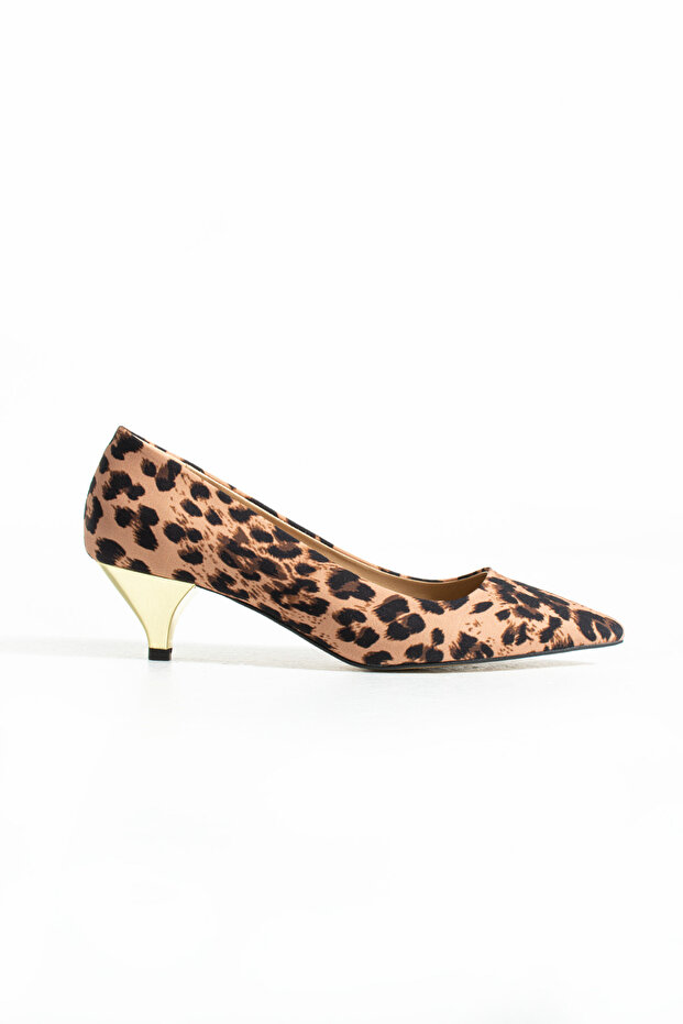 Saten Leopar Desenli Vegan Deri Stiletto-Altın Topuk Şıklığı, Sivri Burun,Günlük&Geceye Özel Zarafet - 7