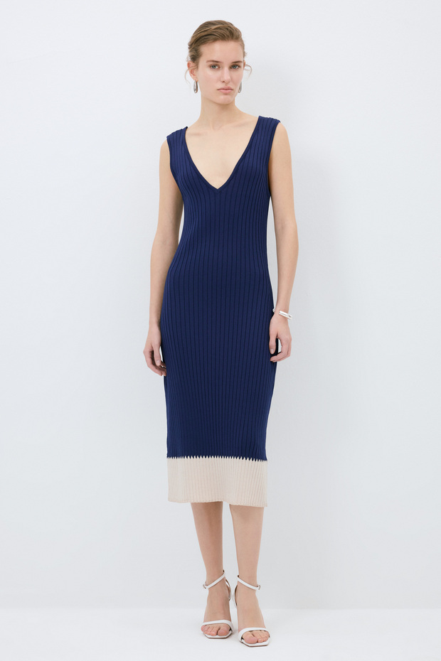 V Yaka Triko Elbise - 1