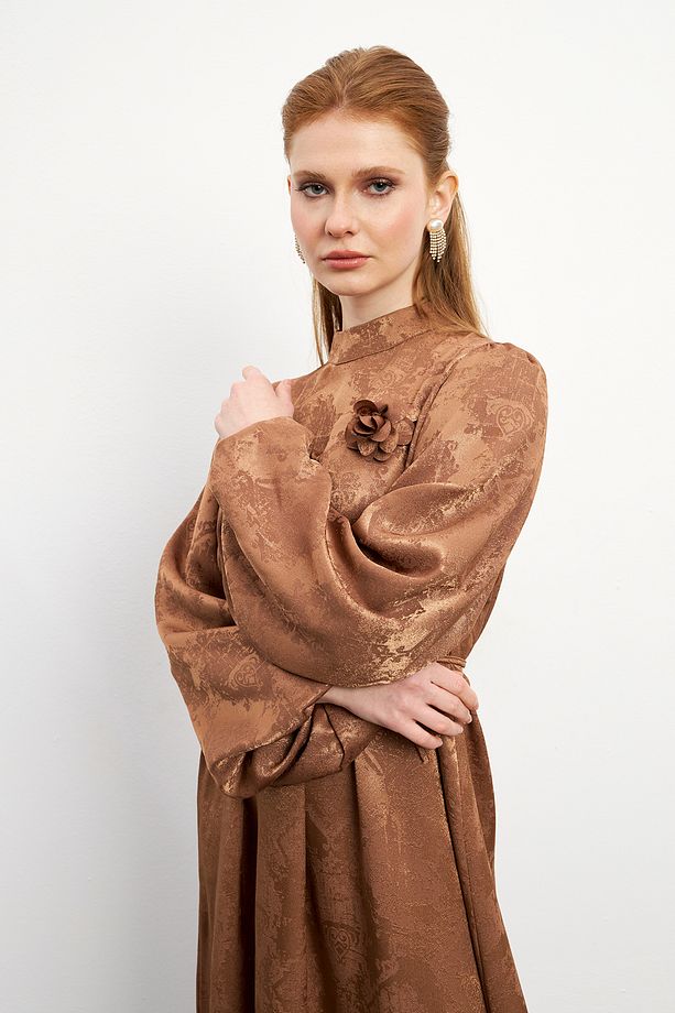 Gül Detaylı Jakar Elbise - Camel - 3