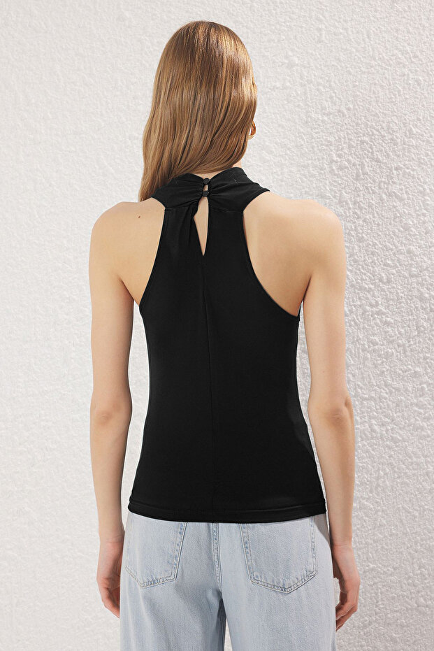 Siyah Boyundan Bağlamalı Fitted/Vücuda Oturan Örme Bluz TWOSS25BZ00399 - 4