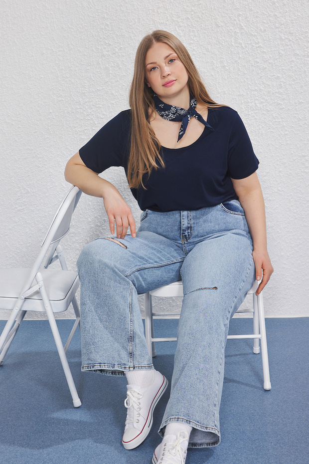 Lacivert Regular Fit Havuz Yaka Büyük Beden T-shirt TBBSS25BF00063 - 5