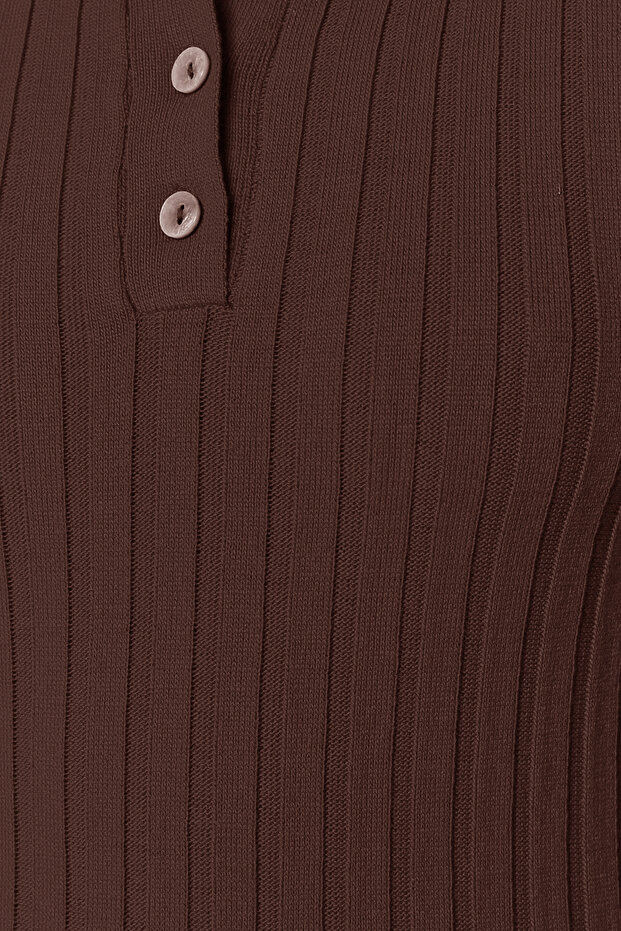 Kahverengi Basic Polo Yaka T-Shirt Görünümlü Triko İnce Bluz TWOSS20BZ0112 - 8