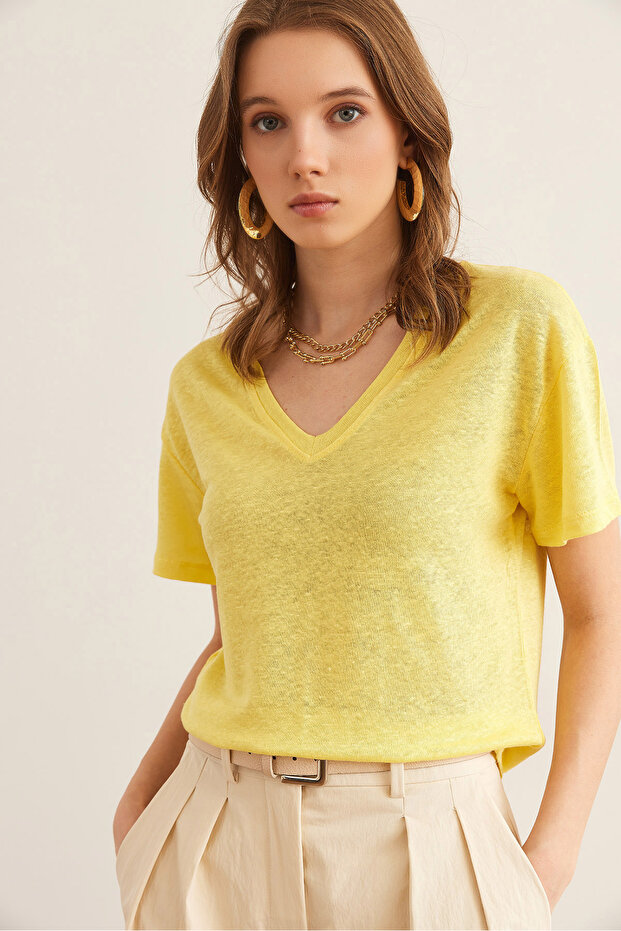 Women's Yellow Flared V-Neck Crop T-Shirt Tsh- 19000861