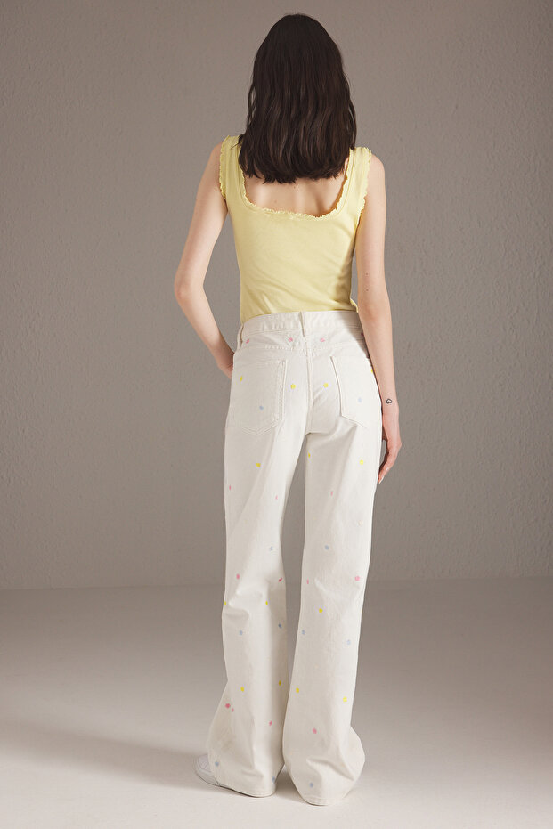 Beyaz Çiçek Nakışlı Normal Bel Wide Leg Jeans TWOSS25JE00232 - 5