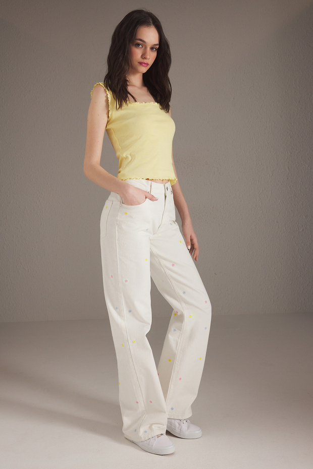 Beyaz Çiçek Nakışlı Normal Bel Wide Leg Jeans TWOSS25JE00232 - 1